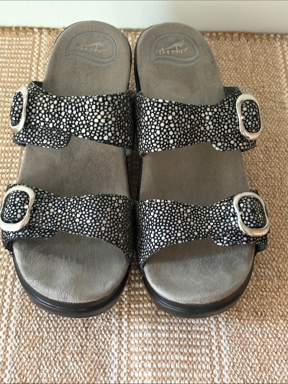 Dansko Sophie Black/White Speckled Leather Double-Buckle Slide-Sandals. Size-9